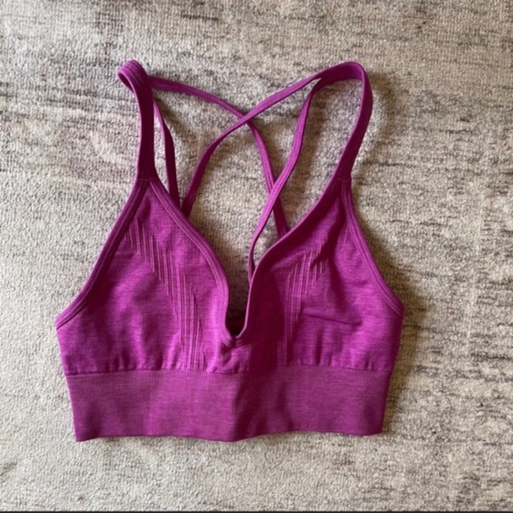Lululemon sports bra